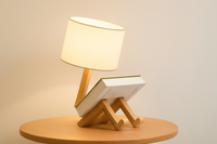 Lampada Robot GLOWBOT™ – Design in Legno con Personalità